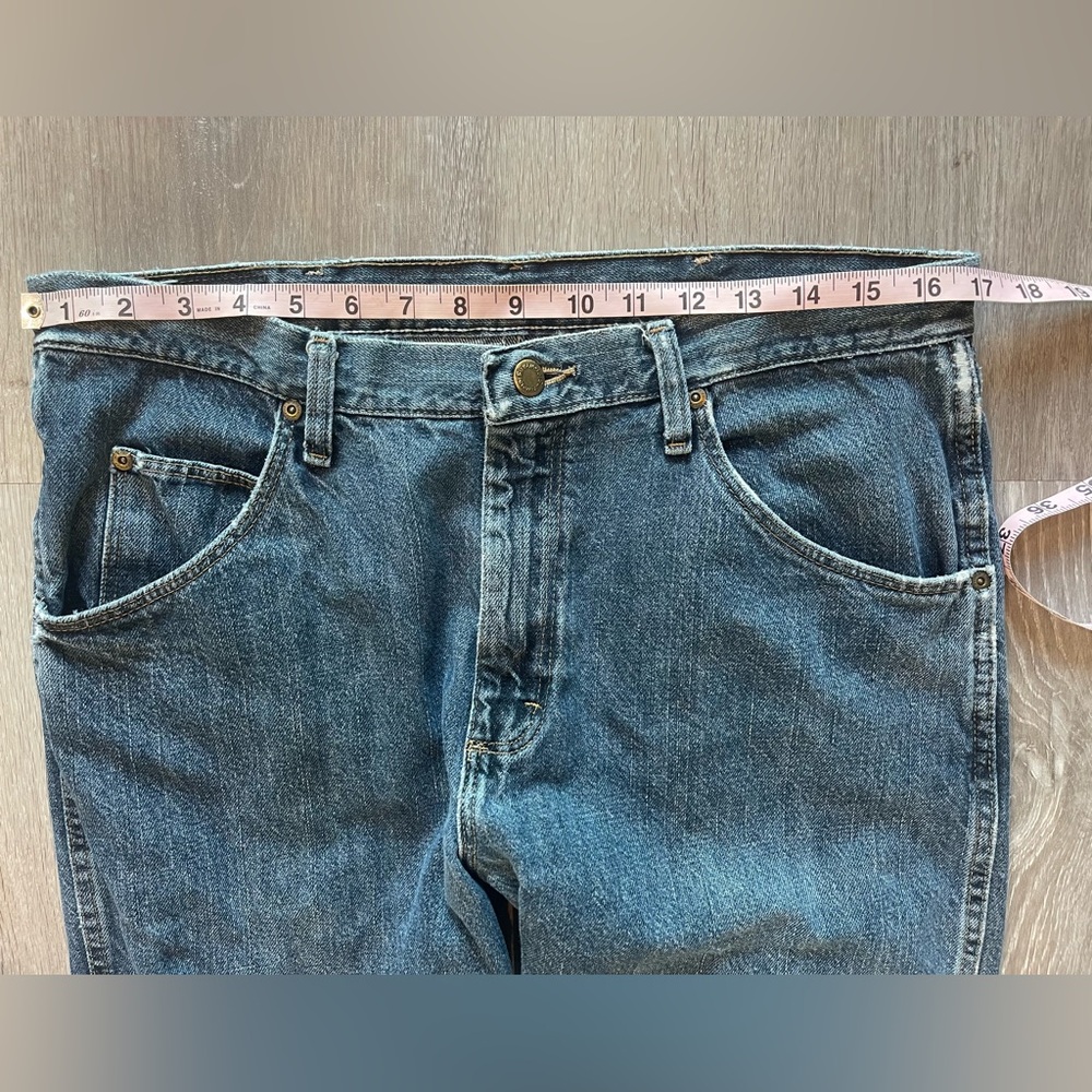 Wrangler Men's Regular Fit Jeans 34x29 Pockets 100%Cotton Blue Distressed - Picture 2 of 7